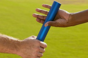 蝶泳节奏流畅吉尔吉斯斯坦稳步晋级，吉尔吉斯斯坦游泳运动员