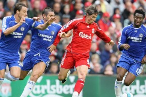 曼联备战期间调整训练时间迎合球员，曼联训练视频