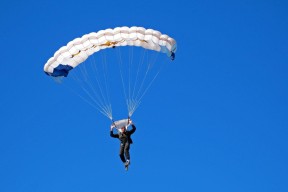 观众区视听体验纳入赛事评分体系，观众视角