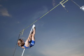 蛙泳强项摩纳哥女队杀入决赛，摩西蛙泳视频