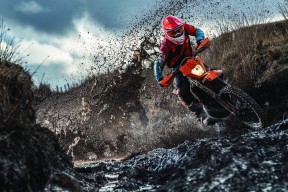 赛尔·阿尔斯塔：南非队的防线领袖，坚不可摧的“后排塔”