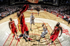 巴塞罗那计划引进英超中场，以增强阵容深度