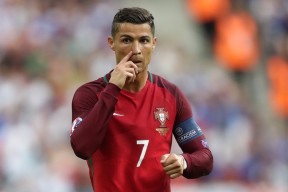 中国足球年度跑动热区与战术变化联动，足球跑动热点图